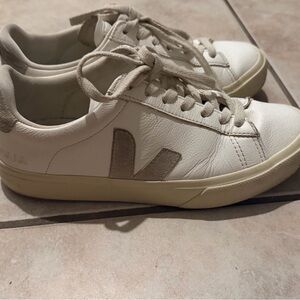 Veja Cream & Beige Leather Low-Top Sneakers